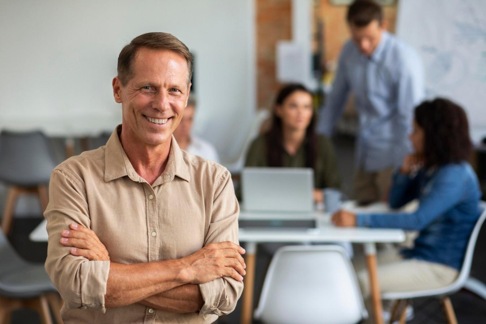 Nuestro equipo trabajando en análisis financiero para clientes